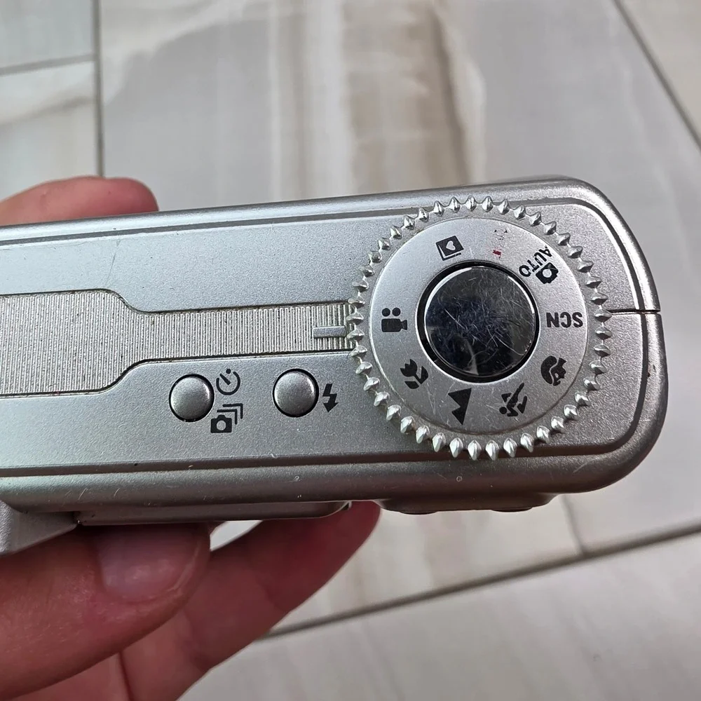Kodak EasyShare C330 Silver Digital Camera 4.0MP 3x Optical Zoom Retinar Lens S3
